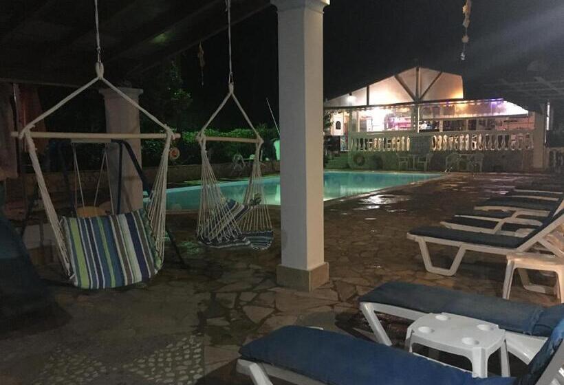 Семейные Апартаменты, Corfu Andromaches Holiday Apartments