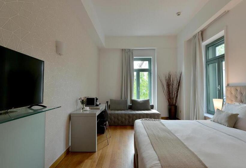 Полулюкс, Athenaeum Eridanus Luxury