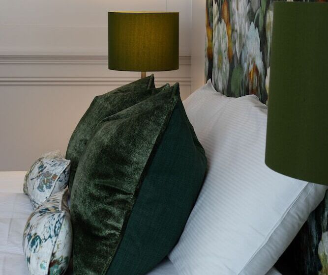 패밀리 룸, Dunkeld House