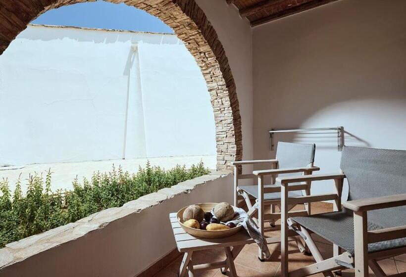 经济房, Naxos Magic Village