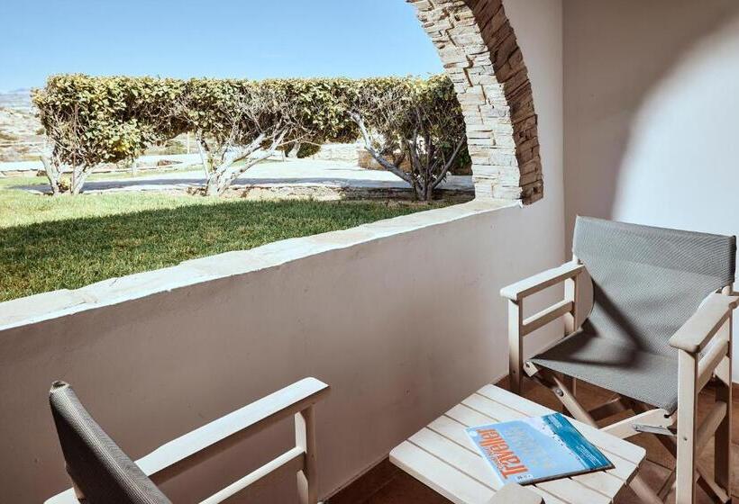 家庭间, Naxos Magic Village