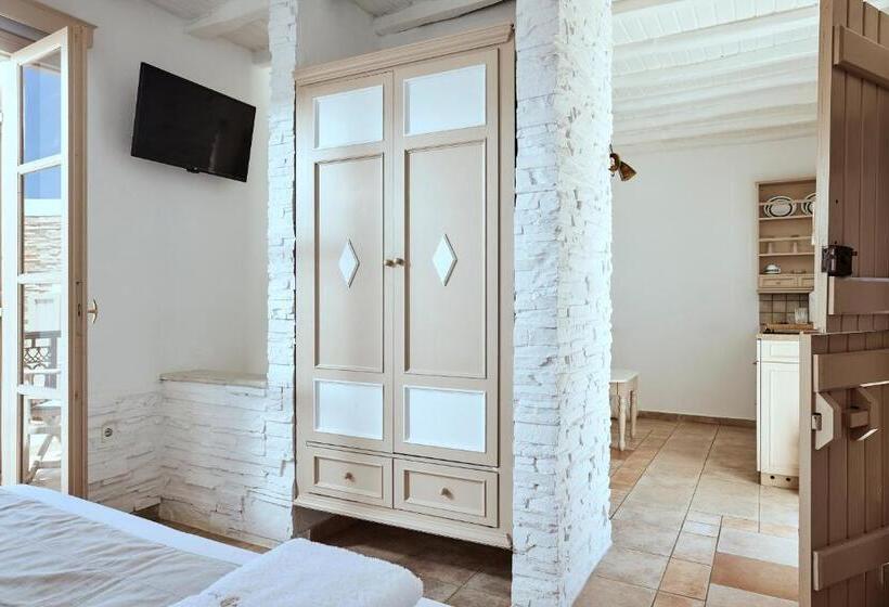 标准间, Naxos Magic Village