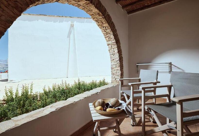 家庭间侧面带海景, Naxos Magic Village