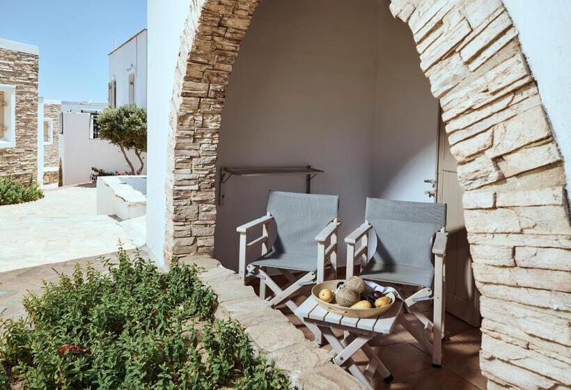 家庭间, Naxos Magic Village