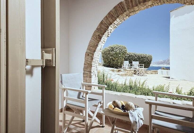 家庭间侧面带海景, Naxos Magic Village