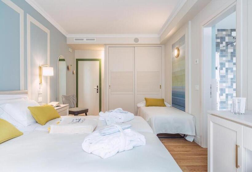 Трехместный Номер Стандарт с Балконом, Sky Pool Hotel Sole Garda