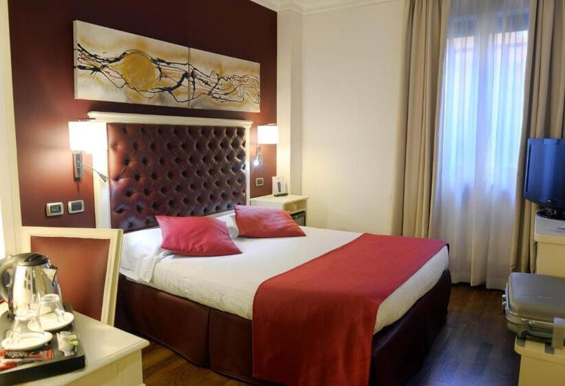 آپارتمان یک خوابه با دری مشترک که هال را جدا می کند., Trilussa Palace Hotel Congress & Spa