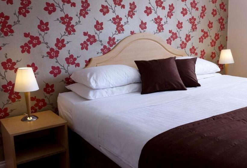 Семейный Номер Deluxe, The Brent Hotel   London   Wembley