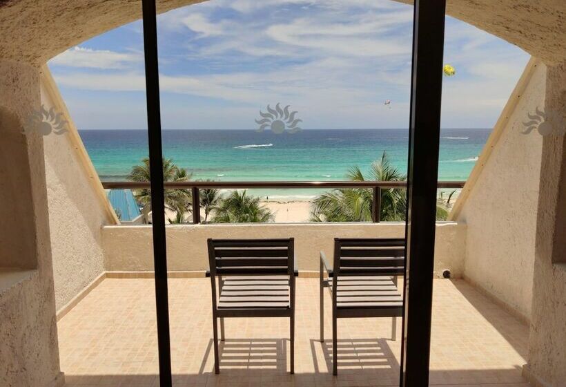 Club Zimmer Kingsize Bett, Golden Parnassus All Inclusive Resort & Spa   Adults Only