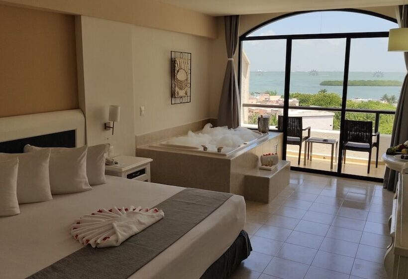 Club Zimmer Kingsize Bett, Golden Parnassus All Inclusive Resort & Spa   Adults Only