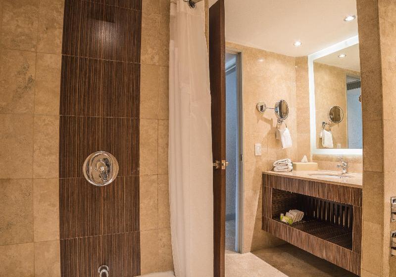 اتاق اجرایی با تخت بزرگ, Holiday Inn Guadalajara Select, An Ihg