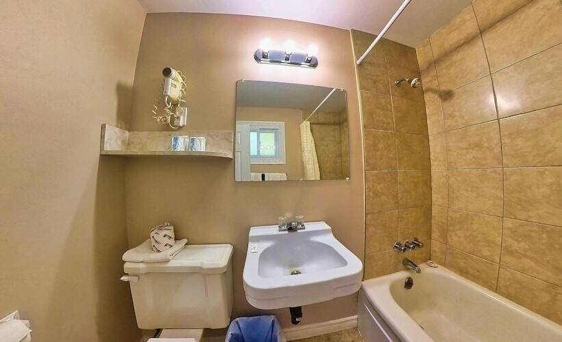 Номер Стандарт Двуспальная Кровать, Maple Leaf Inn