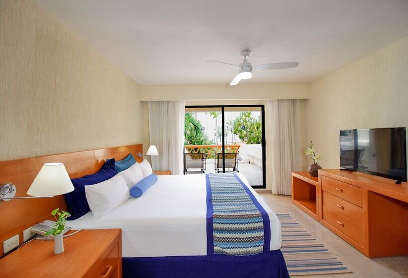 اتاق استاندارد با تخت بزرگ, Plaza Pelicanos Grand Beach Resort All Inclusive