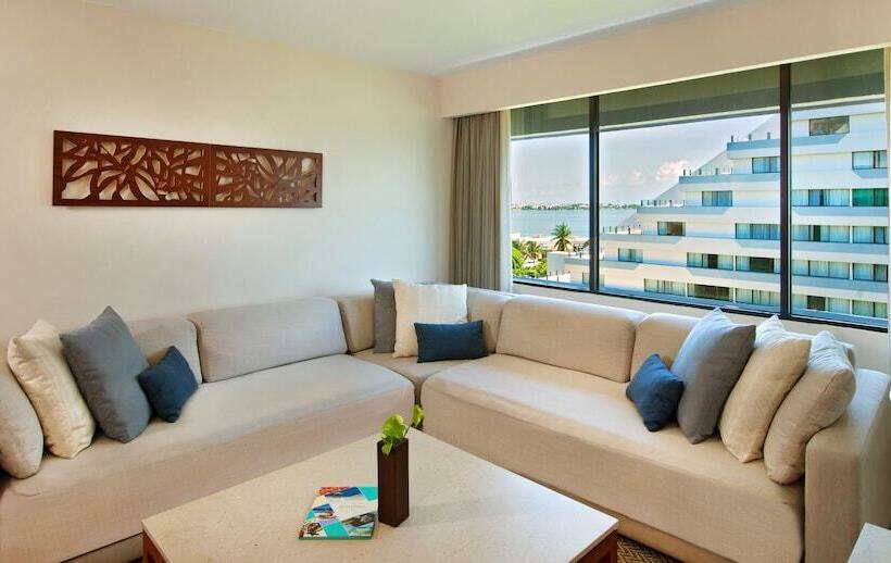 Familiesuite, Park Royal Beach Cancun  All Inclusive