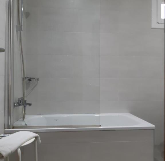 Номер Стандарт, Hostal Restaurante Lugano