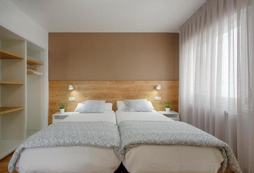 Номер Стандарт, Hostal Restaurante Lugano