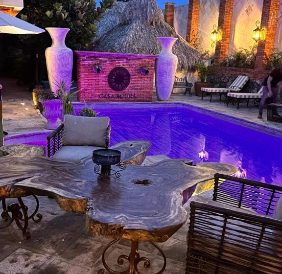 سوییت با چشم‌انداز باغ, Casa Miura Hotel Boutique