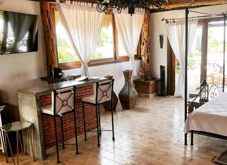 Suite with lake view, Casa Miura Hotel Boutique
