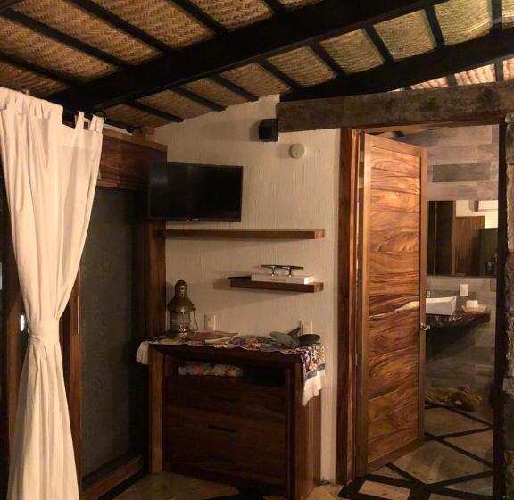 سوییت با چشم‌انداز باغ, Casa Miura Hotel Boutique