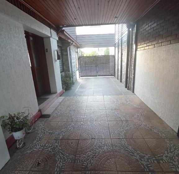家庭间, Hostal Alcala