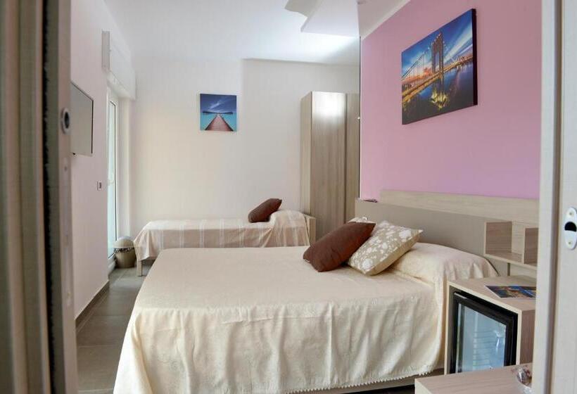 Standard Triple Room with Terrace, Bellavista Formia