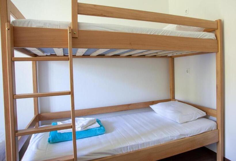 اتاق استاندارد چهارنفره با سرویس بهداشتی مشترک, Hostel Trobenta In Oblak