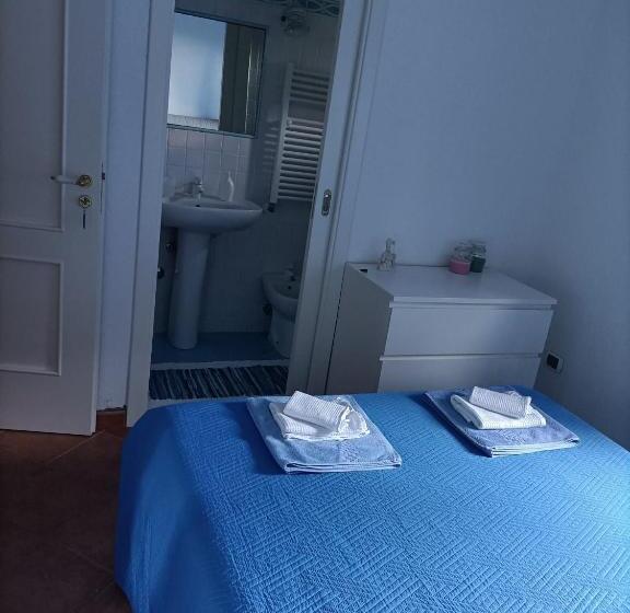 اتاق لوکس با چشم‌انداز دریا, Il Carrubo B&b