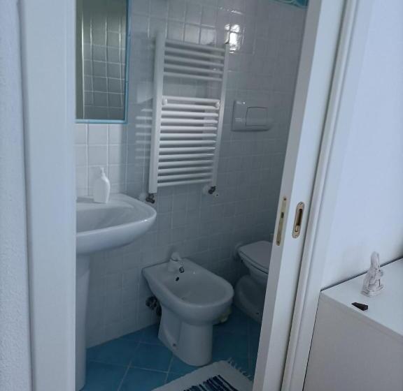 اتاق لوکس با چشم‌انداز دریا, Il Carrubo B&b