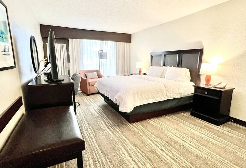 Quarto Estandar Cama King, Hampton Inn Ft. Walton Beach