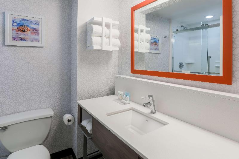 Quarto Estandar Cama King, Hampton Inn Ft. Walton Beach