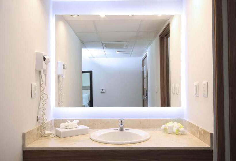 اتاق استاندارد با 2 تخت دوبل, Voco Hermosillo, An Ihg
