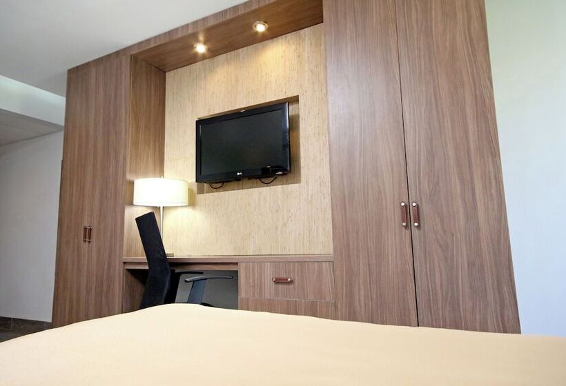 اتاق استاندارد با 2 تخت دوبل, Voco Hermosillo, An Ihg