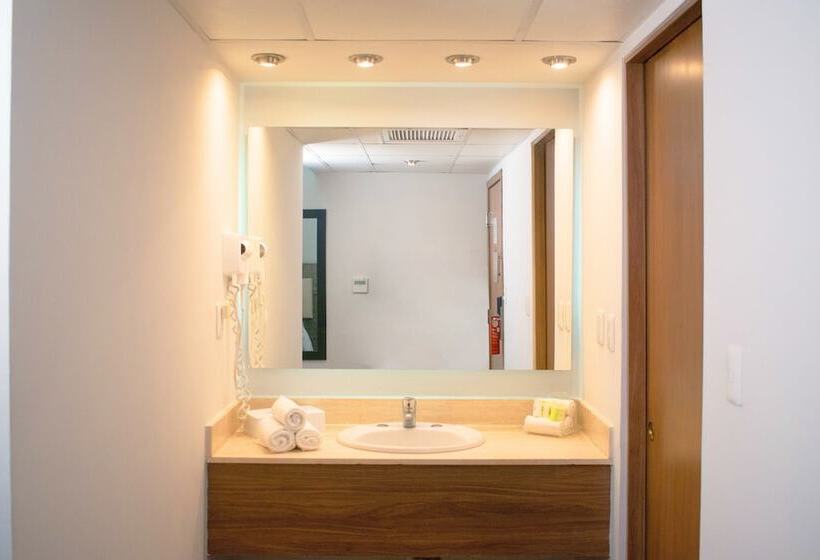 اتاق استاندارد با 2 تخت دوبل, Voco Hermosillo, An Ihg