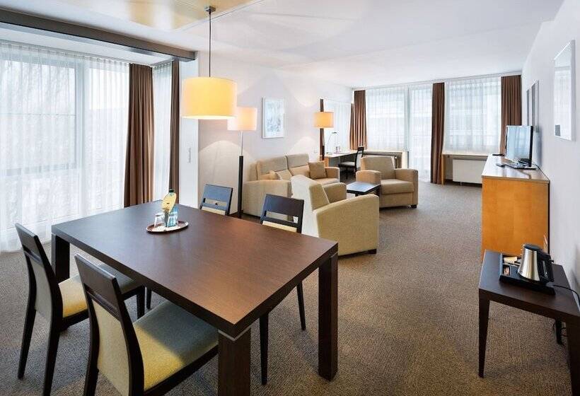 اتاق خانوادگی, Kongresshotel Potsdam Am Templiner See