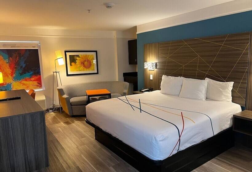 اتاق لوکس, La Quinta By Wyndham Okc North   Quail Springs