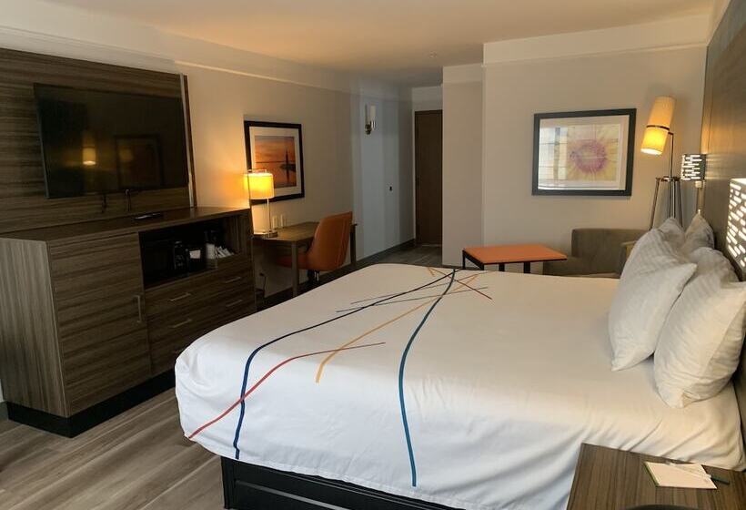 اتاق لوکس, La Quinta By Wyndham Okc North   Quail Springs