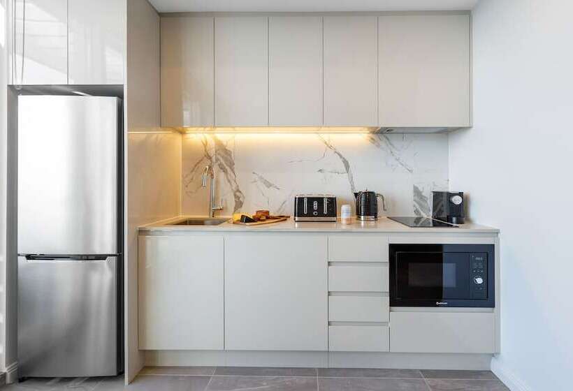 Люкс, Meriton Suites Bondi Junction