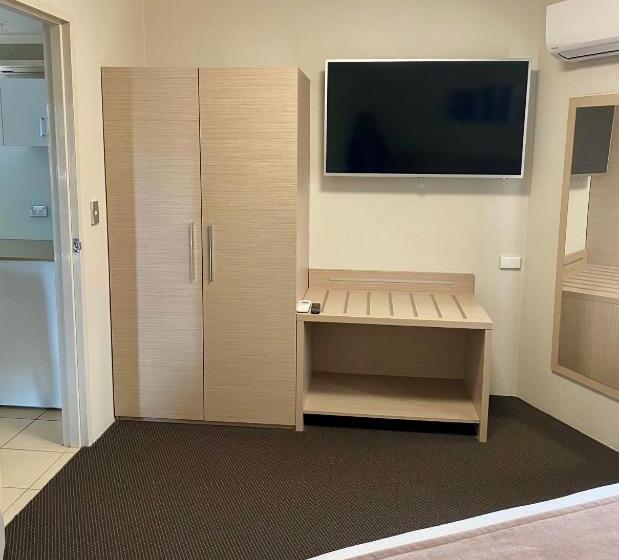 패밀리 스튜디오, Quality Hotel City Centre