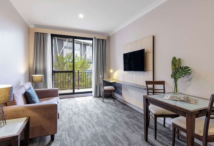 Апартаменты 2 Спальни, Oaks Sydney North Ryde Suites