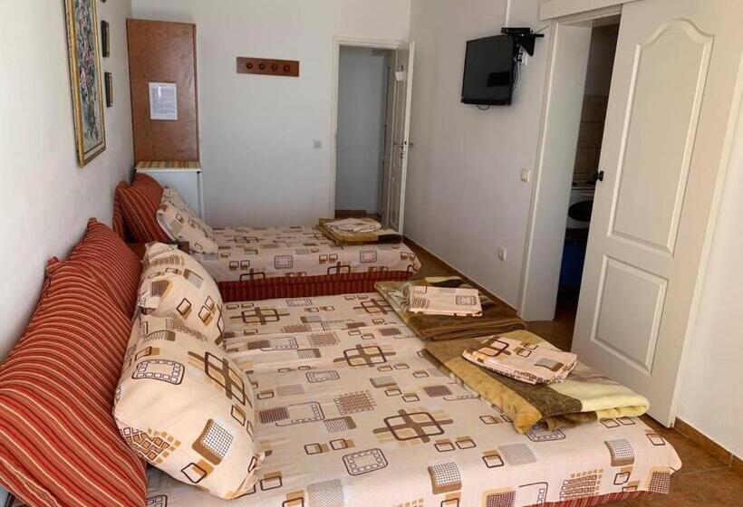 Triple Room Sea View, Jelić Apartmani