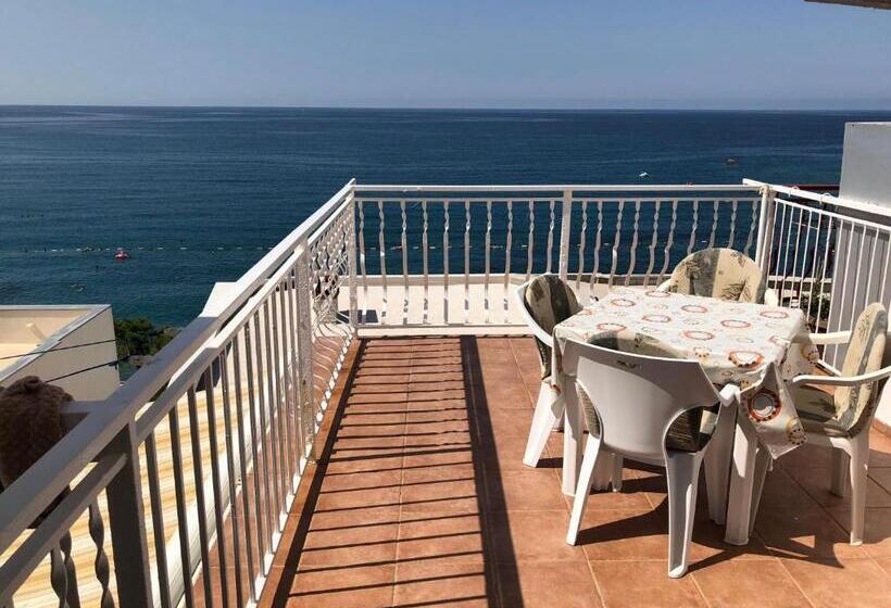 Triple Room Sea View, Jelić Apartmani