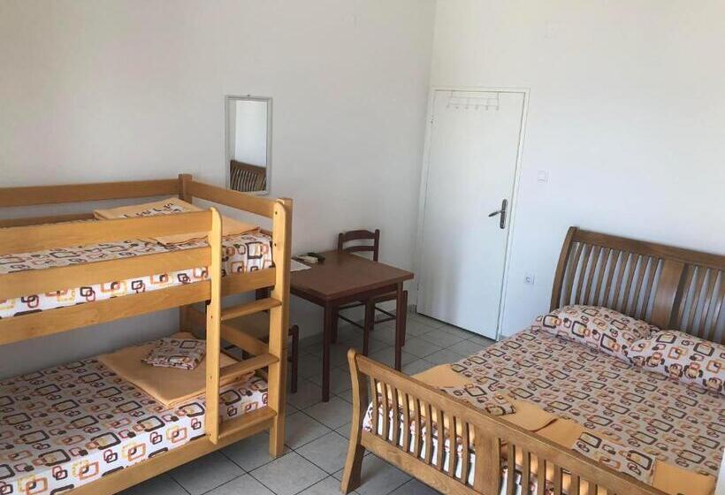 اتاق استاندارد چهار تخته با چشم‌انداز دریا, Jelić Apartmani
