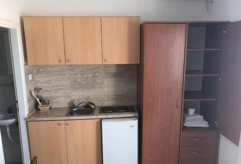 اتاق استاندارد چهار تخته با چشم‌انداز دریا, Jelić Apartmani
