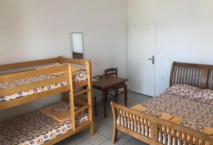 اتاق استاندارد چهار تخته با چشم‌انداز دریا, Jelić Apartmani