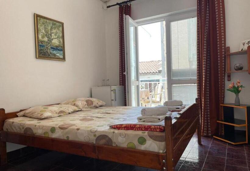 اتاق استاندارد با بالکن و چشم‌انداز دریا, Jelić Apartmani