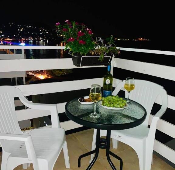 استودیوی استاندارد با چشم‌انداز دریا, Jelić Apartmani