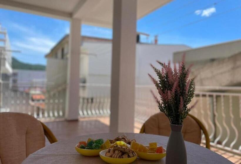 استودیوی استاندارد, Jelić Apartmani