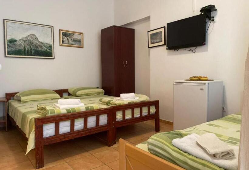 استودیوی استاندارد, Jelić Apartmani