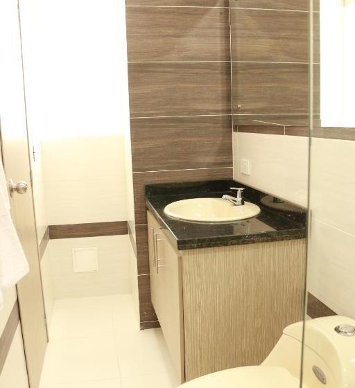 اتاق استاندارد یک نفره, Aparta Suites La Flora