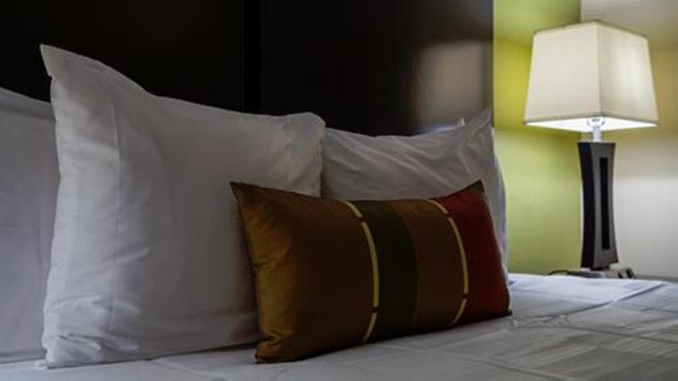 스위트 킹사이즈 침대, Best Western Plus Huntersville